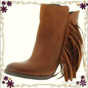 Steve Madden Womens booties.